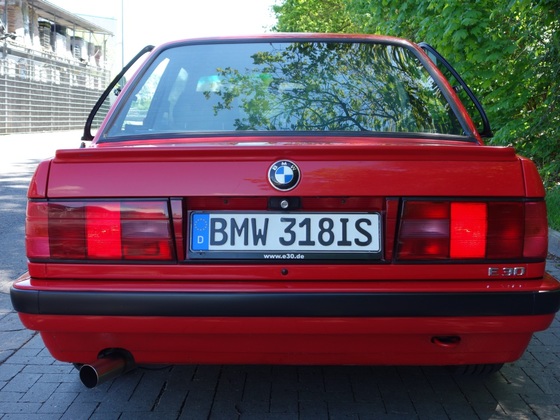 BMW e30 318is 4