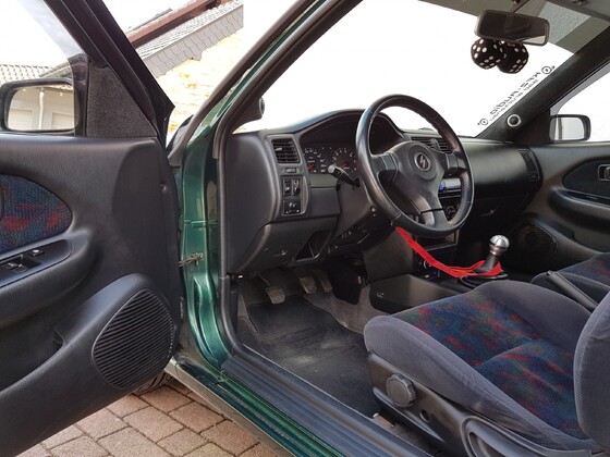Innenraum mit Nissan Silvia S15 Lenkrad
